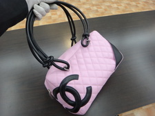 シャネルのカンボン・ボーリングバッグを買取ました！浜松鴨江店状態は通常使用感がございます。