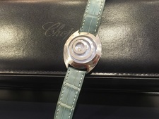 ショパール(Chopard )の時計の買取は広尾店におこしください。状態は使用感があるお品物になります。
