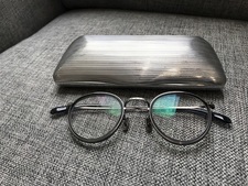 アイヴァン(EYEVAN)7285の度入り眼鏡をお買取しました。新宿店です。状態は通常使用品です。