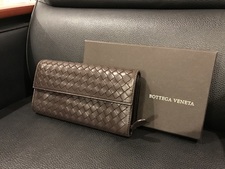 ボッテガ・ヴェネタ（BOTTEGA VENETA）のイントレチャートの長財布をお買取しました。横浜店状態は通常使用感のあるお品物でございます。