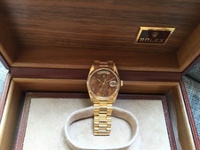 ロレックスのデイデイト×ティファニーのダブルネームの時計をお買取り致しました。新宿店です。状態は通常中古品になります。
