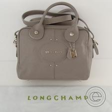 にてロンシャン(Longchamp)のクアドリのバッグをお買取致しました。状態は未使用品でございます。