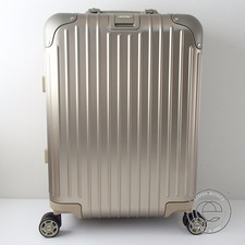 リモワ(RIMOWA)のスーツケースをお買取いたしました。状態は通常使用感のあるお品物です。
