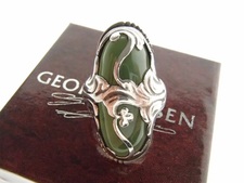 ジョージジェンセンの古い石付のリングを買取りました。状態は全体的に小キズなど使用感のあるお品物です。