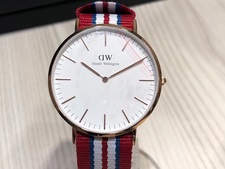 渋谷店ではダニエルウェリントン（Daniel Wellington）の腕時計を買取ました。状態は新品未使用です。