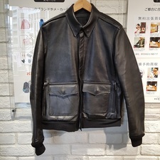 ラッドミュージシャン(LADMUSICIAN)通常使用感のあるブラックA-2レザーフライトジャケットを買取致しました。新宿三丁目店です。状態は通常使用感のあるお品物です。