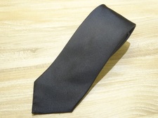銀座本店でルイヴィトンのシルク ネクタイを買取致しました。状態は通常使用感があるお品物です。