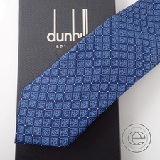 ダンヒルのブルーのシルクネクタイを買取りました。状態は未使用のお品物です。