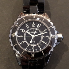 シャネルのH0682 J12 セラミック レディース クォーツ時計を買取りました。ブランドリサイクルショップ「広尾店」状態は通常使用感があるお品物です。