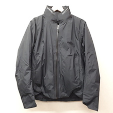 アークテリクスヴェイランスのAchrom IS Jacket GORE-TEX 3L ジャケット買取。東京都港区にあるブランド古着買取店「広尾店」状態は綺麗なお品物