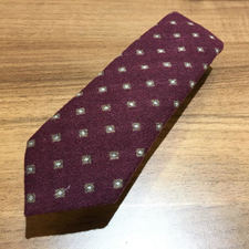 ブルネロクチネリのネクタイを新宿南口店でお買い取りいたしました。状態は通常中古品になります。