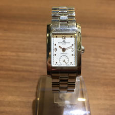 ティファニーとボームメルシエのWネームの時計を新宿南口店で買い取りいたしました。状態は多少の使用感があるお品物になります。