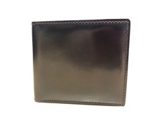 渋谷店では、ガンゾのコードバンの2つ折り財布を買取ました。状態は目立つ傷汚れはございません。