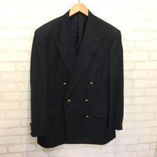 新宿南口店でとても古いグッチのジャケットをお買取りいたしました状態は使用感がございます。