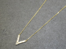 アーカーのK18 0.12ct ダイヤモンド Vチェーンネックレス（通常使用感）を銀座本店にて買取しました。状態は通常使用感