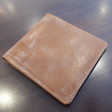 ホワイトハウスコックスのブライドルレザー二つ折り財布を買取させて頂きました。東京都港区のブランド&ファッション買取リユースショップ「広尾店」状態は綺麗なお品物