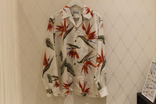 渋谷店では、ワコマリアの2018春夏バードオブパラダイスの開襟シャツを買取ました。状態は前身ごろにシミがありました。