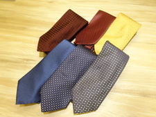 ブリオーニのシルク ネクタイ 計6点をブランド買取の銀座本店で買取致しました。状態は通常使用感があるお品物です。