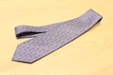渋谷店では、エルメスのネクタイを買取ました。状態は新品未使用