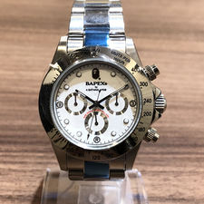 新宿南口店でベイプの時計BAPEXを買取りいたしました。状態は未使用品になります。