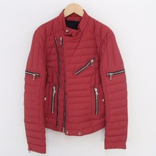 バルマンの国内正規 W5HT843B923 レッド ダウンライダースジャケットをブランド洋服買取ので買取致しました。状態は通常使用感があるお品物です。