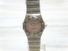 オメガの不動の1562.65 コンステレーションミニ 12Pダイヤ 腕時計をブランド時計買取の銀座本店で買取致しました。状態は目立つ傷や汚れがあるお品物です。※不動品
