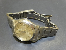 ジャンク扱いのロレックスのプレシジョン オイスターパーペチュアルデイトジャンク時計をブランド買取買取の銀座本店で買取致しました。状態は目立つ傷や汚れがあるお品物です。