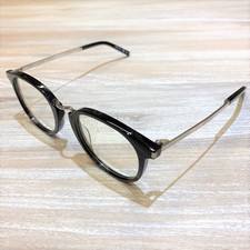 サンローランパリのSL130 COMBI メガネを買取致しました。銀座本店です。状態は通常使用感があるお品物です。