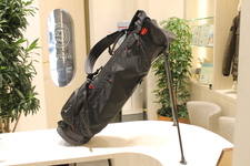 渋谷店では、RLXのゴルフバッグを買取ました。状態は特に目立つ傷汚れはございません。