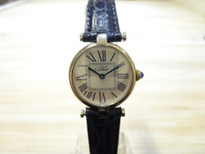 カルティエのシルバー925 マストヴェンドーム ヴェルメイユ ラウンド 腕時計をブランド時計買取の銀座本店で買取致しました。状態は通常使用感があるお品物です。