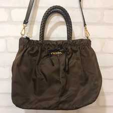 新宿南口店でプラダのリボンデザイン ナイロン 2WAYバッグをお買取しました。状態は通常使用感のあるお品物です。