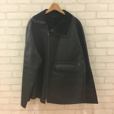 エンポリオアルマーニ ブラック ラムレザー コートをブランド洋服買取の銀座本店で買取致しました。状態は通常使用感があるお品物です。