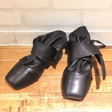 セリーヌのブラック レザー リボン バレエパンプスをブランド靴買取の銀座本店で買取致しました。状態は未使用品です。