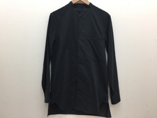 浜松鴨江店にて、セオリーの18年春夏、黒のスタンドカラーシャツを買取しました。状態は通常使用感があるお品物です。