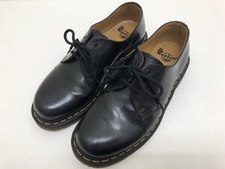 浜松鴨江店でドクターマーチンの1461 、ブラックスムース3ホールブーツを買取りました。状態は通常使用感のあるお品物です。