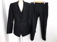 下丸子店で、ドルチェ&ガッパーナの黒のシルク混素材の３Pスーツを買取ました。状態は通常使用感があるお品物です。