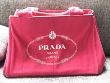 新宿三丁目店でプラダのピンクのカナパ２WAYハンドバッグを買取りました。状態はやや使用感強めのお品物です。