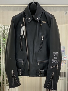 渋谷店でルイスレザーとコムデギャルソンコラボの391Tライトニングタイトフィットライダースジャケットを買取しました。状態は未使用のお品物です。