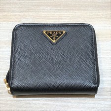 銀座本店にてプラダの1ML036 サフィアーノ 2つ折り財布を買取致しました。状態は数回使用程度の新品同様品です。