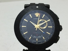 浜松鴨江店で、ヴェルサーチの黒文字盤の29G GMTの腕時計を買取りました。状態は綺麗な状態の中古美品です。