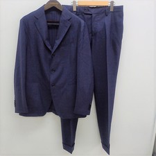 広尾店にてラルディーニのストライプデザインのパッカブルスーツを買取しました。状態は綺麗な状態の中古美品です。
