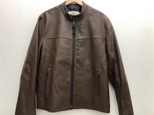 浜松鴨江店にて、コーチのブラウン色のラムレザージャケット、F87432を買取ました。状態は通常使用感があるお品物です。