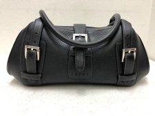 浜松鴨江店で、ロエベの黒のセンダ レザーのミニハンドバッグを買取りました。状態は通常使用感があるお品物です。