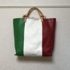大阪心斎橋店にて、イルビゾンテのマルチカラー、レザートートバッグ(COWHIDE HANDBAGItalian Flag、A2185/B)の新品未使用品を高価買取いたしました。状態は新品未使用品です。