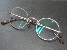 新宿店で、オリバーピープルズのSHEFFIELD AG ラウンドフレーム 眼鏡を買取しました。状態は若干の使用感がある中古品です。