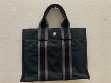 浜松鴨江店で、エルメスの黒×グレーのフールトゥPM トートバッグを買取りました。状態は目立つ傷、汚れ、使用感のある中古品です。