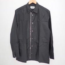 エルメスの国内正規 コットン 袖口セリエ釦 ボタン ジップアップ 長袖シャツを銀座本店で買取いたしました。状態は通常使用感があるお品物です。