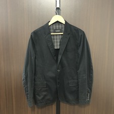 大阪心斎橋店にて、バーバリーブラックレーベルのブラック、コットンテーラードジャケット(2012年製)を高価買取いたしました。状態は多少使用感が見られるお品物です。
