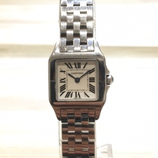 カルティエのシルバーステンレス素材のサントス ドゥモワゼルSM クオーツ腕時計を銀座本店で買取いたしました。状態は通常使用感があるお品物です。