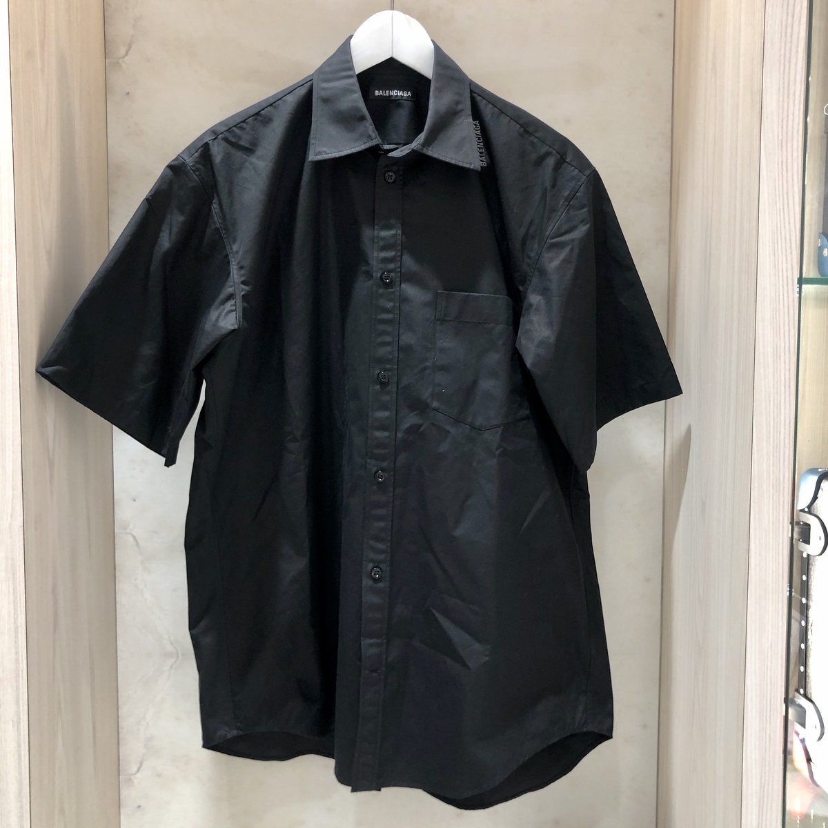 バレンシアガの2020年春夏 ブラック 602414 ホリゾンタルカラー LOGO SHIRT オーバーサイズシャツの買取実績です。
